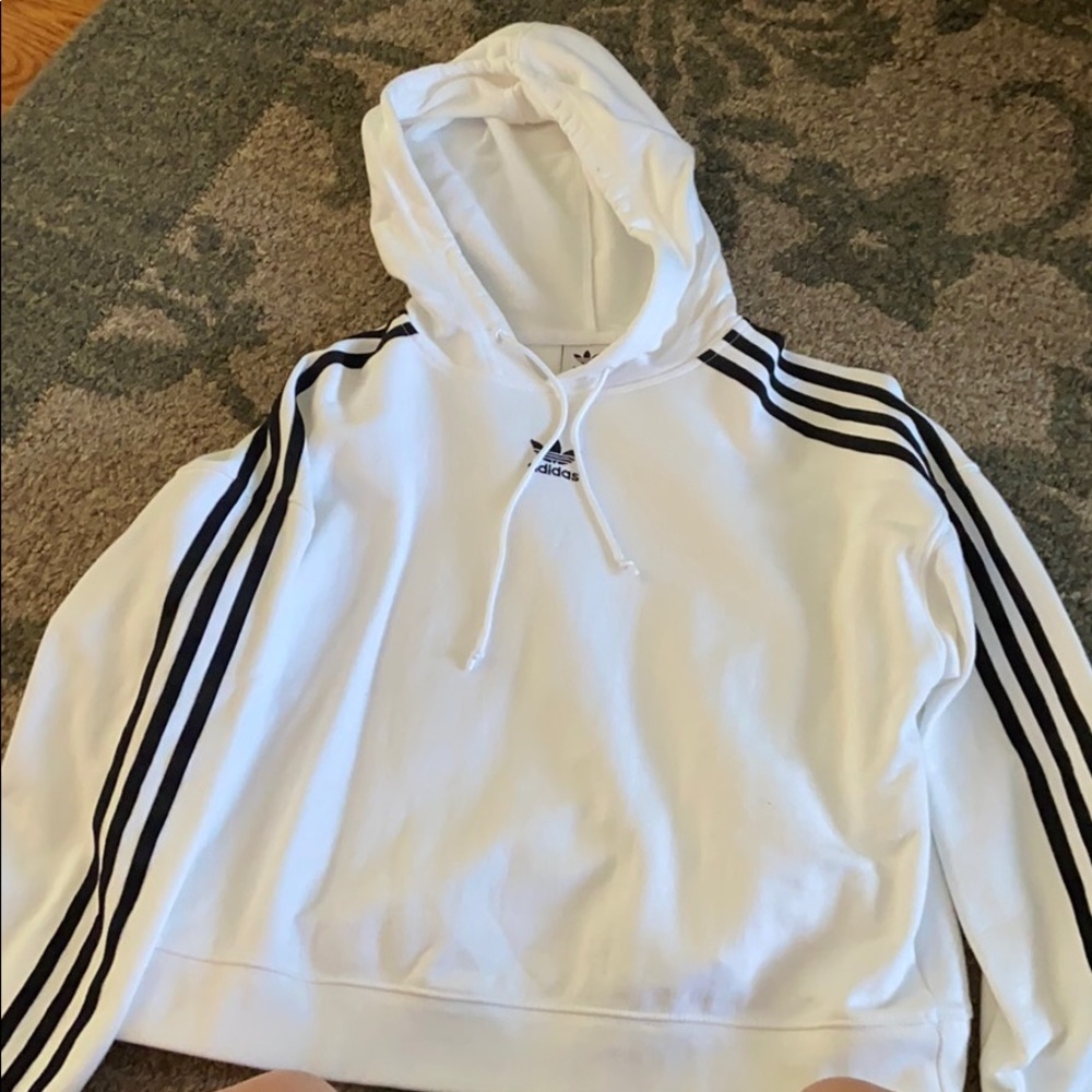 pull over/ white and black